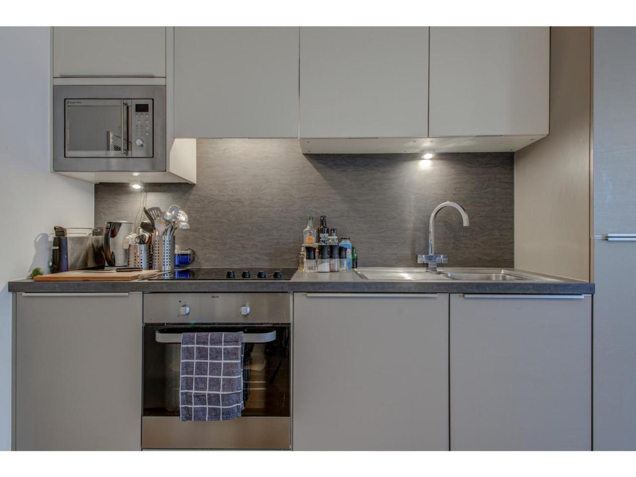 Апартаменти Stylish And Charming Apt For Up To 4, Манчестер Екстер'єр фото