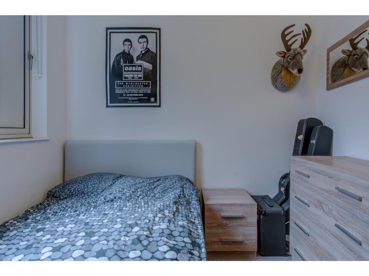 Апартаменти Stylish And Charming Apt For Up To 4, Манчестер Екстер'єр фото